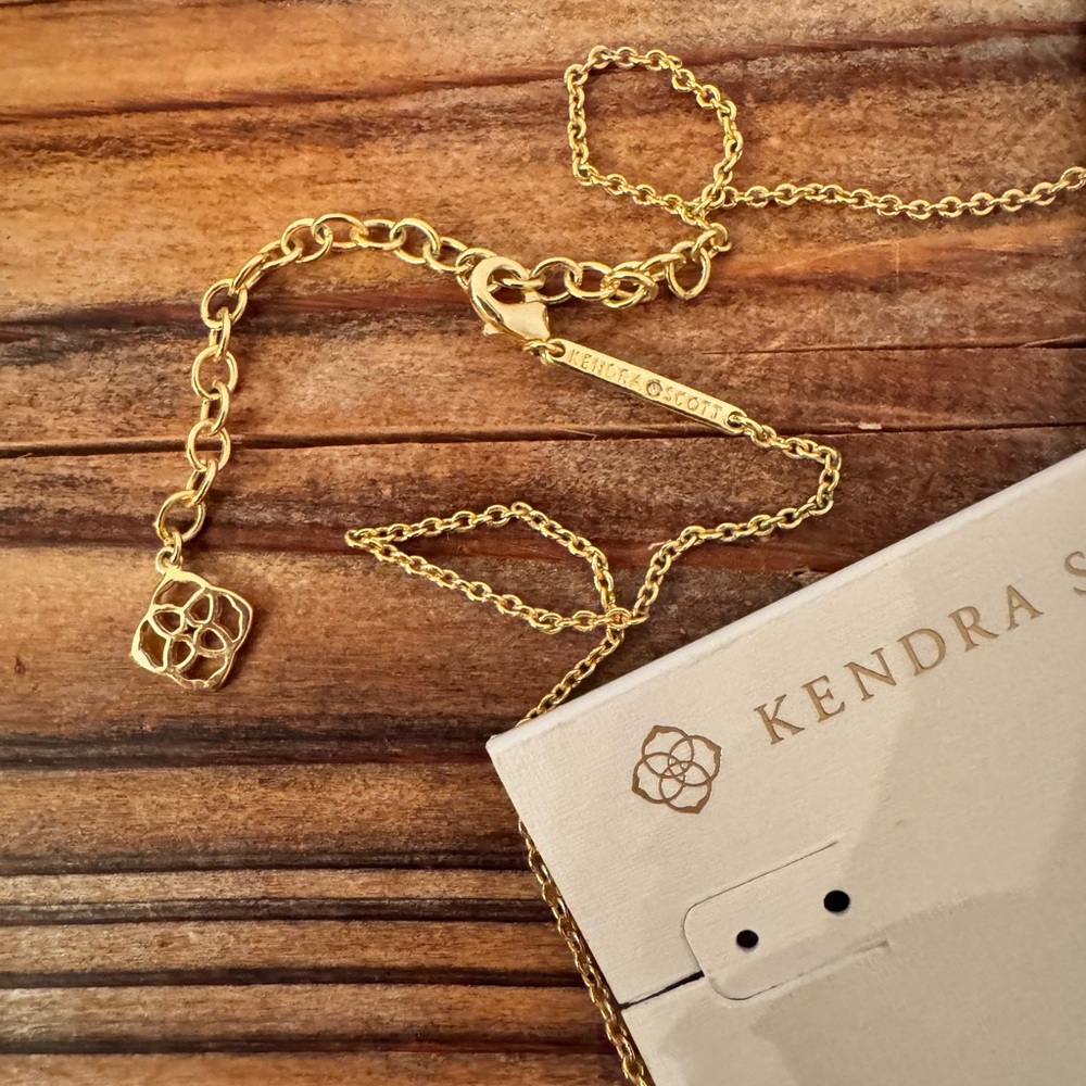 🌟Kendra Scott🌟 Elisa Red White Blue Green Star Necklace Gold - Picture 7 of 8